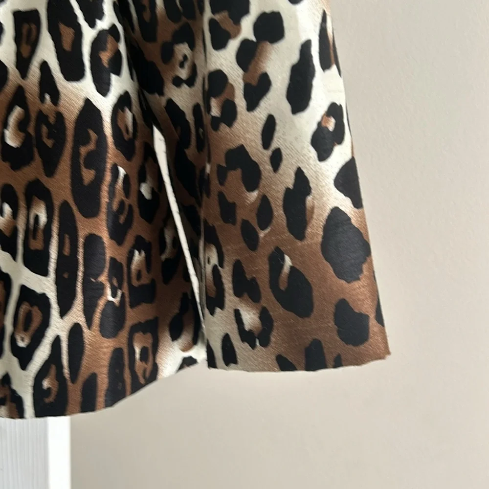 Suit, leopard print - Picture 3 of 10